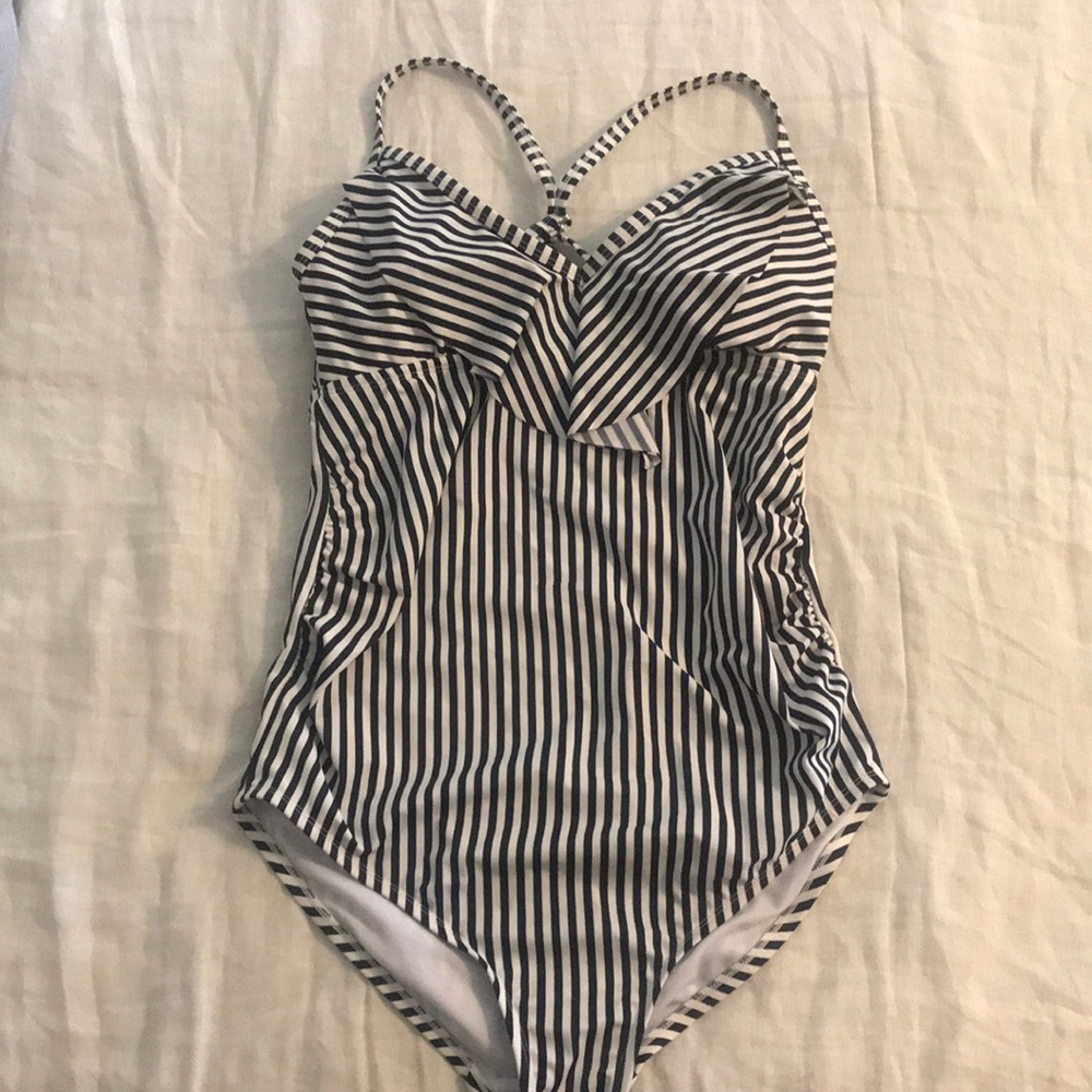Target maternity swimsuit